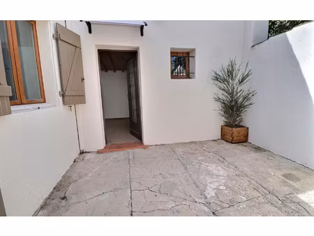 maison marseille 10 m² t-2 à vendre  180 000 €
