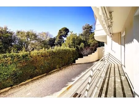 cannes montfleury - appartement 2 pièces avec vue sur parc arboré