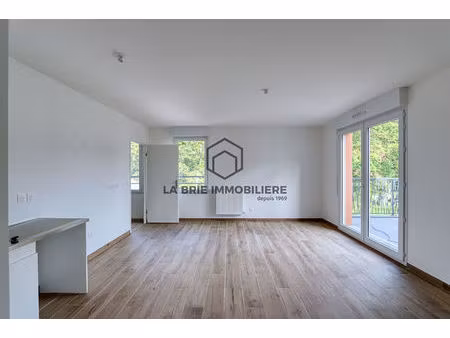 appartement emerainville 4 pièce(s) 71.30 m² + 2 balcons 12 m²