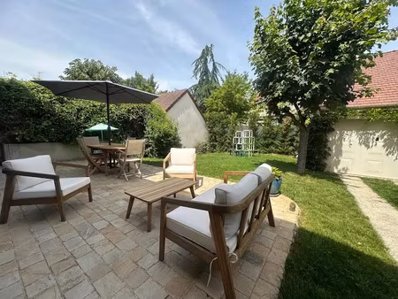 location maison 8 pièces 175 m² à montesson (78360)  3 300 €