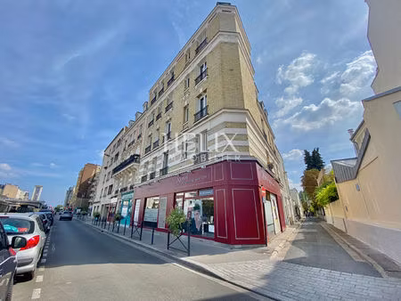 centre-ville de bois colombes appartement de 42 m2 à 1 minutes à pied de la gare