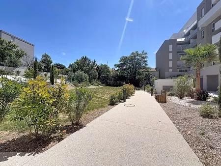 appartement récent t4