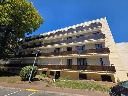 appartement de 5 pp dans quartier prisé