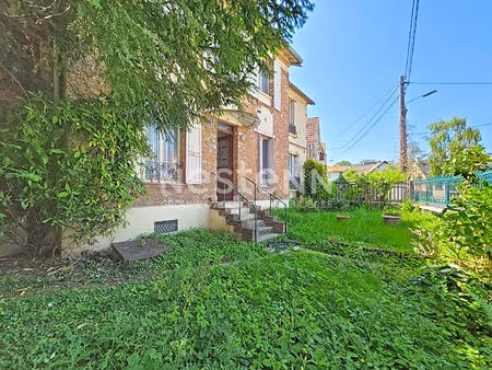 à vendre maison de 7 pièces de 160m² avec véranda et terrain de 537m² à saint cyr l'école 