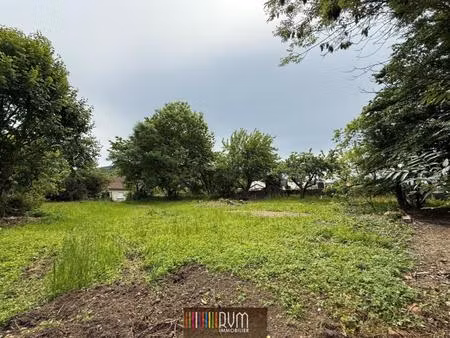 exclusivité - terrain à bâtir de 710 m² – proche centre village