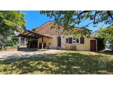 maison de luxe en vente à bassens  france