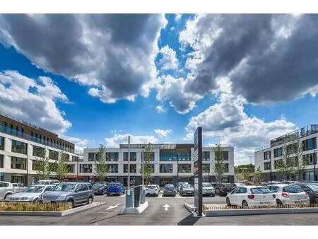 location bureau chatenay malabry 2 251 m²