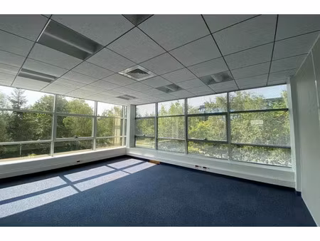 location bureau elancourt 964 m²