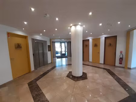 location bureau st aubin 1 196 m²