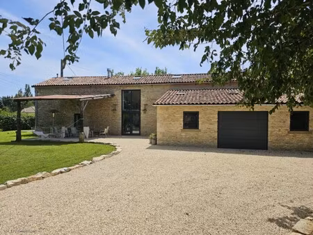 belle propriété située dans un endroit très calme