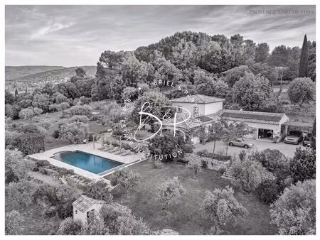 bastide provençale de charme de 222m² avec piscine  oliveraie et puits à draguignan