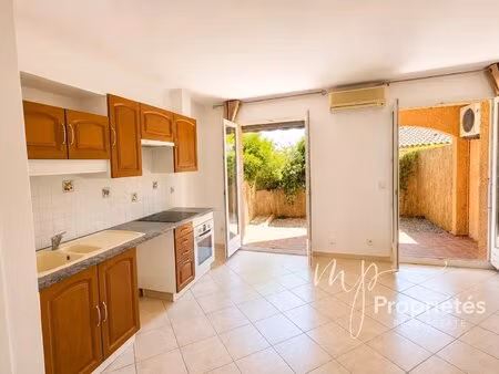 a vendre à cavalaire appartement 2 pièces piscines et tennis