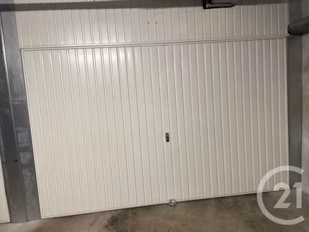 achat : parking (83500)
