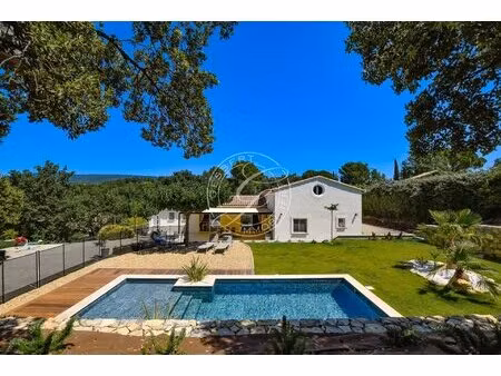 a vendre flayosc - villa récente de 225 m2 avec piscine à pieds au village