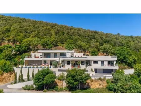 villa contemporaine entre golf  maures et méditerranée