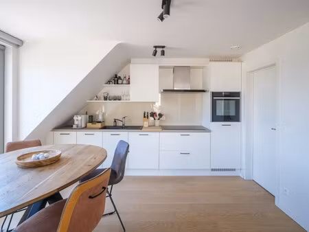 stijlvol duplex appartement in bachte-maria-leerne