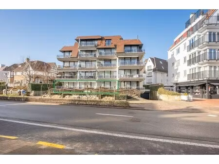 uniek appartement van ongeveer 300 m2 met een prachtige privatieve tuin.