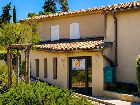 location commerce 3 pièces 61 m² à sanary-sur-mer (83110)