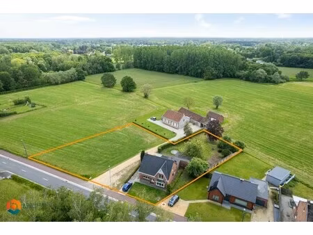 op te frissen woning met 4 slpkrs op 2888 m² te bonheiden
