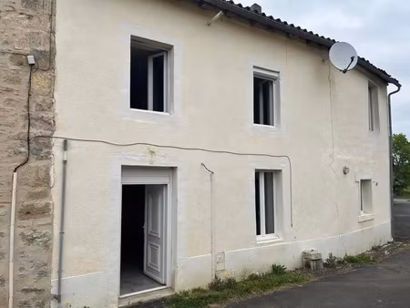 vente maison 4 pièces 106 m² montbron (16220)