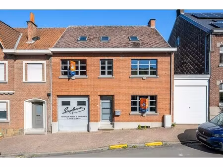 ruime gezinswoning 5slpk met garage in grotenberge!