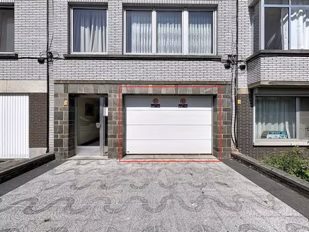 garage te koop in merksem