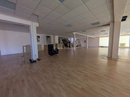 vente local commercial 680 m2 à liffol-le-grand