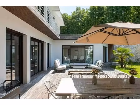 maison de luxe à vendre à fontainebleau : | 550m²