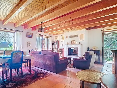 maison de caractère à draillant : le charme de la pierre et un volume généreux