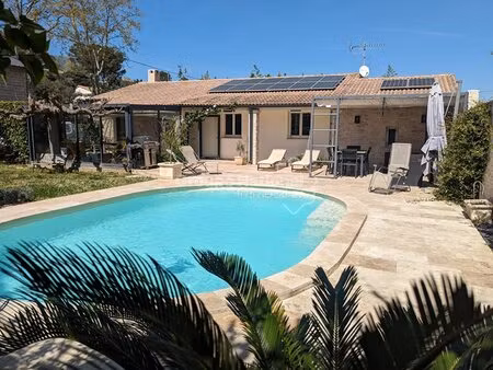 maison de plain pied de 122m² avec piscine et forage