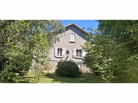 maison de ville proche commerces