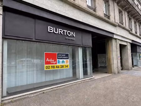 location commerce 216 m² à quimper (29000)