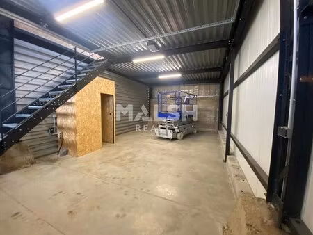 vente local d'activités 98 m² à 199 m²
