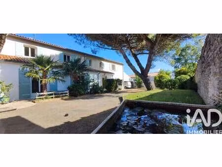 vente maison à françois (79260) : à vendre / 166m² françois