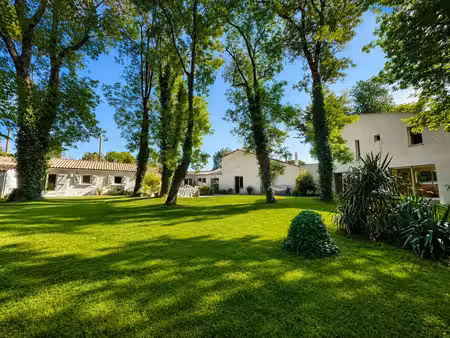 vente maison saint-sulpice-de-royan 17200 - - surface privée