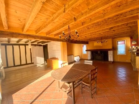 fermette de charme de 6 pièces (dpe c/a) avec dépendances sur terrain de 8000m2 à grenade.