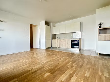 appartement t3 (58 m²) à louer à lieusaint - chauffage inclus dans les charges.