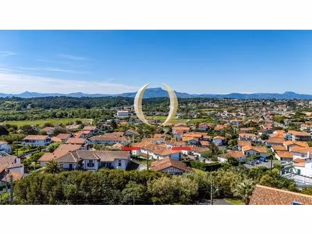 bidart / bourg - duplex au coeur du village avec vue imprenable et belle terrasse.