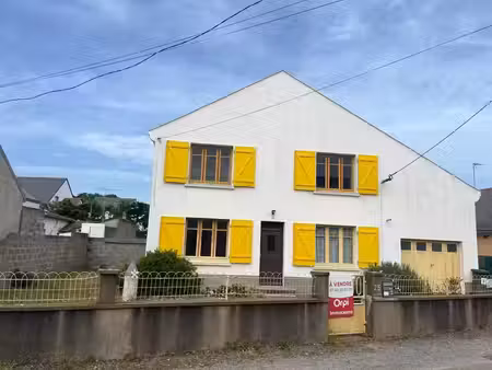 maison à rénover  fort potentiel maison de près de 180m² + hangar de 52m² au sol