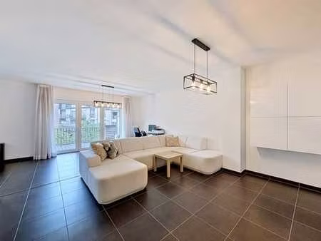 magnifique appartement 2 chambres avec terrasse et parking