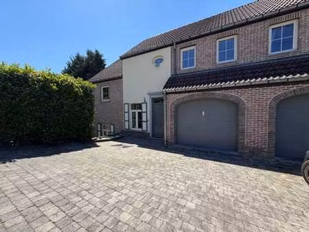 belle maison familiale - 3 ch - 2 sdb - jardin - garage
