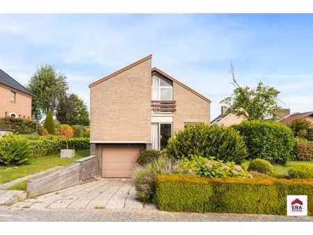 villa 4 façades avec 4 chambres  garage et jardin