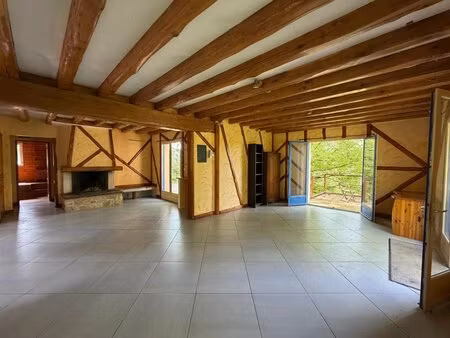 maison de 7 pièces de 147 m² à montgobert