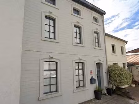 vaste maison avec piscine