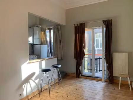 apartment 1 ch ixelles  balcon sud  2 façades