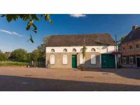 te koop: historisch dorpspand met veel potentieel . herbe...