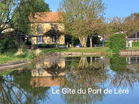 propriété de charme avec gîte 3 étoiles et vue exceptionnelle sur le canal latéral à la...