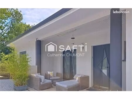 à la campagne  entre soual et revel  maison récente avec vue
