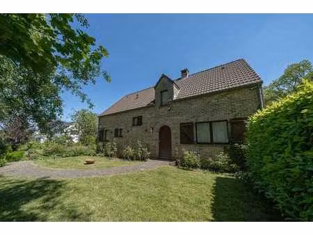 mont-st-jean - villa 1987 de 255m² - 10a71ca sud - piscine -