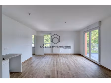 vente appartement 4 pièces 71.3 m² à emerainville (77184)  356 000 €
